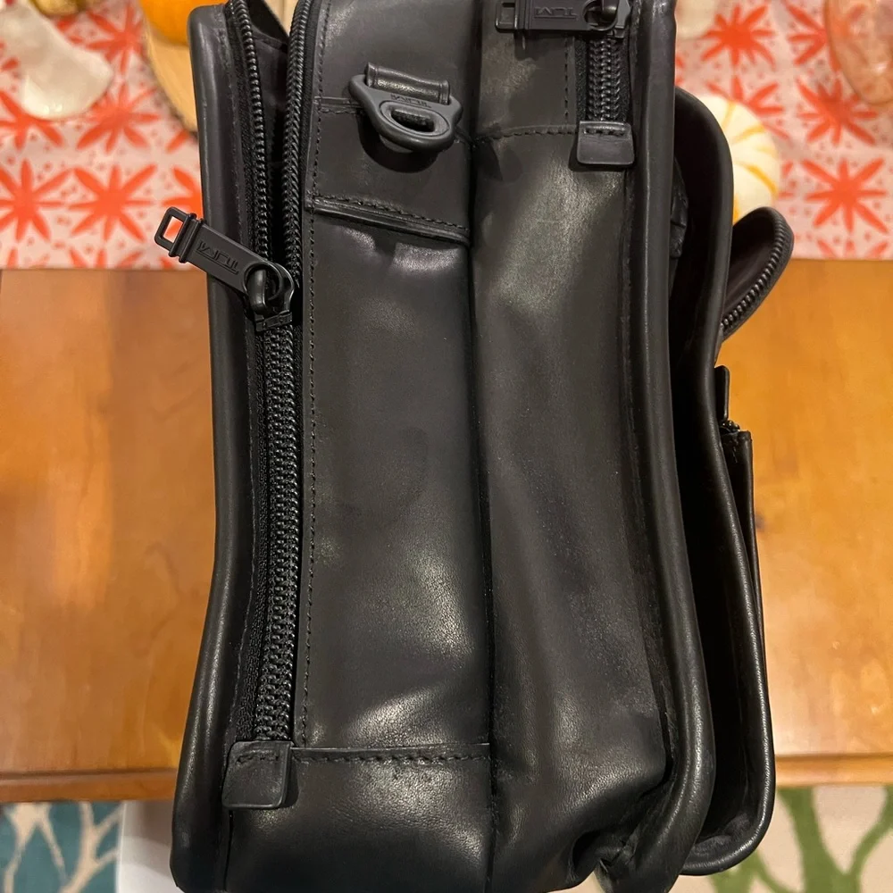 Tumi Black Leather Men's Business Briefcase